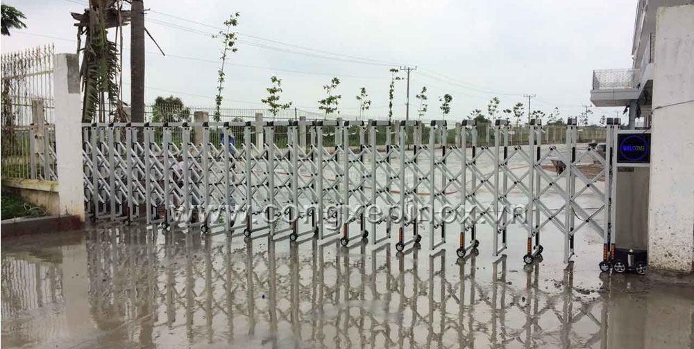 Công trình lắp đặt cổng xếp sử dụng hợp kim nhôm ở Thuận Đạo - Long An